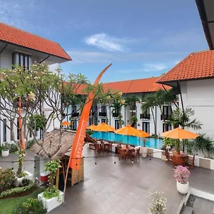 https://harris-hotel-tuban.ubudhotelsnow.com