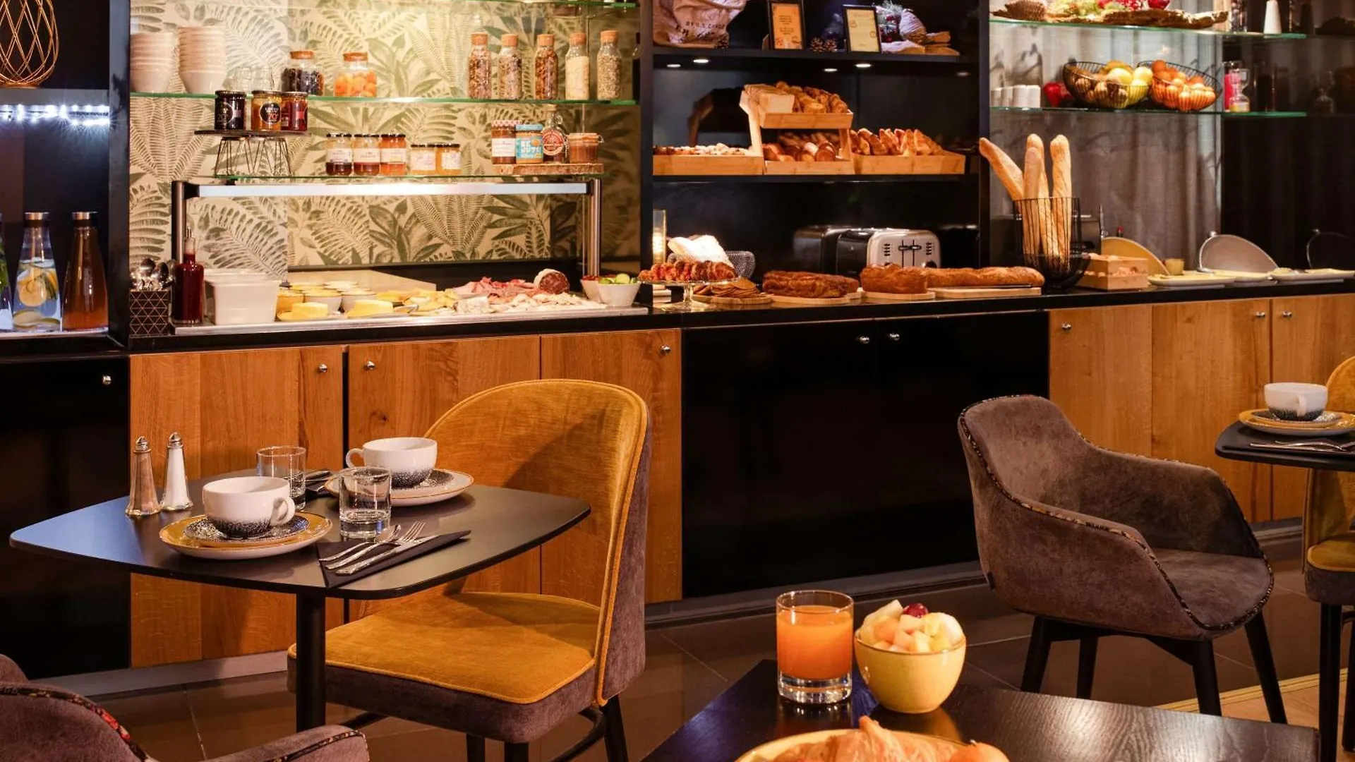 Mercure Lyon Centre Plaza Republique 4*,